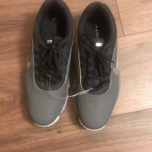 Golf shoes Nike size 8
